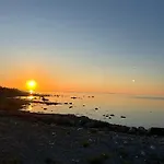 Muhu Kulla Saadu Puhkemaja Mere Aeaeres Raugi