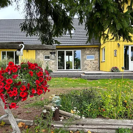 Pensionat Muhu Kulla Saadu Puhkemaja Mere Aeaeres Raugi