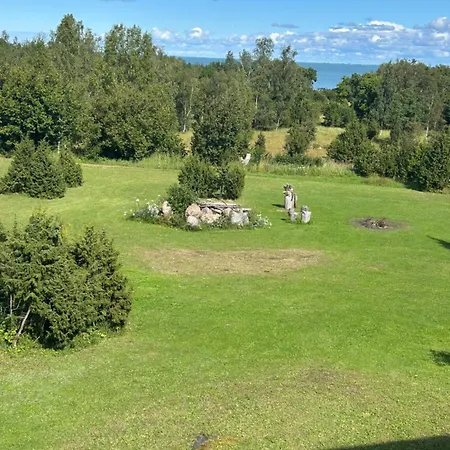 Gæstehus Muhu Kulla Saadu Puhkemaja Mere Aeaeres Raugi