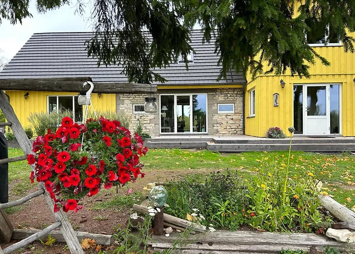 Pensionat Muhu Kulla Saadu Puhkemaja Mere Aeaeres Raugi