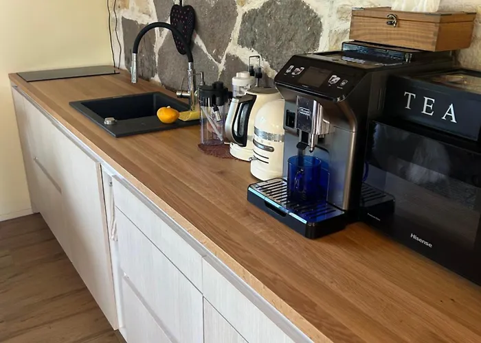 Muhu Kulla Saadu Puhkemaja Mere Aeaeres Raugi