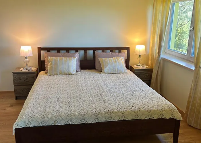 Pensionat Muhu Kulla Saadu Puhkemaja Mere Aeaeres *