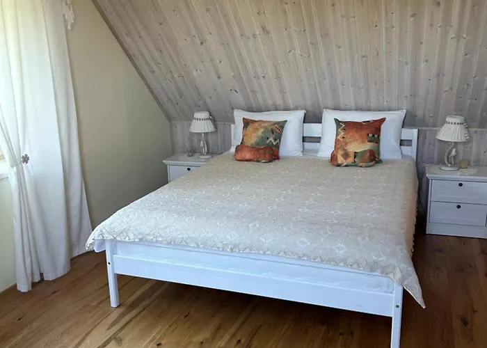 Muhu Kulla Saadu Puhkemaja Mere Aeaeres *