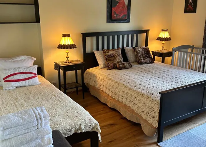 Pensionat Muhu Kulla Saadu Puhkemaja Mere Aeaeres *