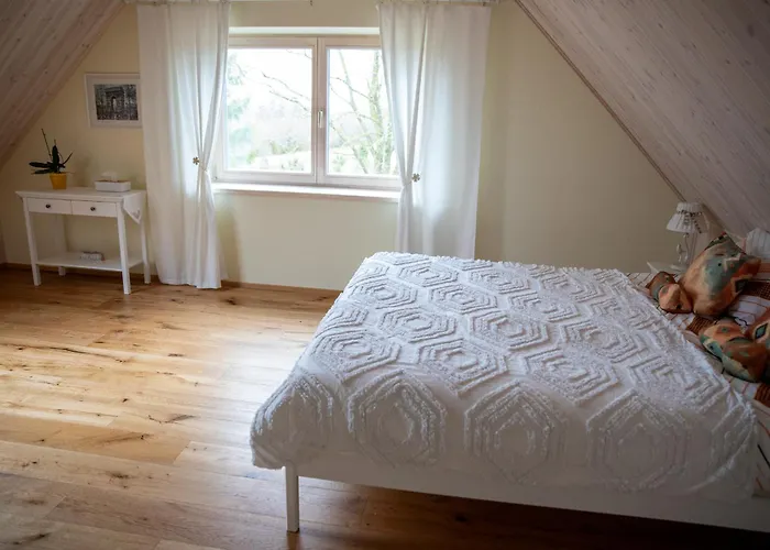 Pensionat Muhu Kulla Saadu Puhkemaja Mere Aeaeres *