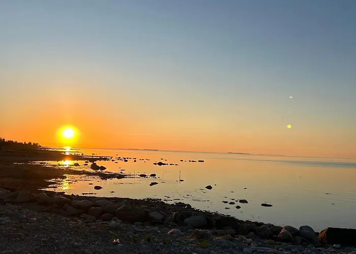 Muhu Kulla Saadu Puhkemaja Mere Aeaeres Raugi