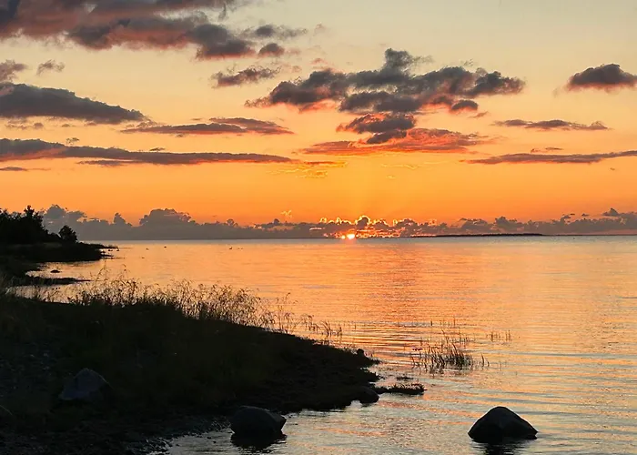 Muhu Kulla Saadu Puhkemaja Mere Aeaeres Pensionat *