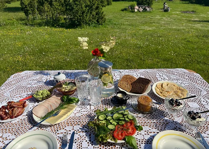 Pensionat Muhu Kulla Saadu Puhkemaja Mere Aeaeres *